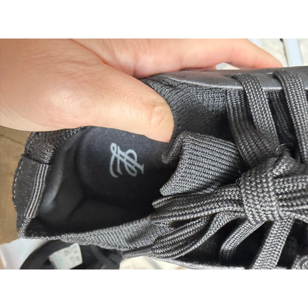 Women's Black barefoot Knit Lace-Up Sneakers